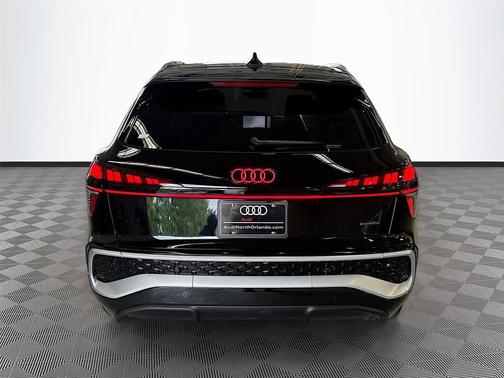 Mythos Black Metallic 2026 Audi Q3 TFSI quattro S tronic