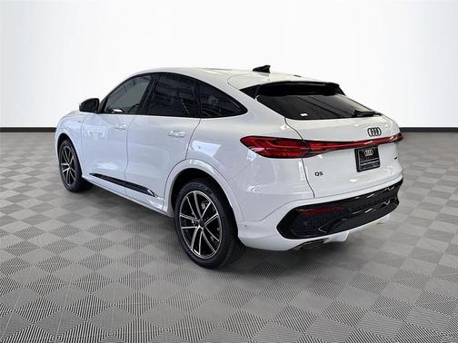 Glacier White Metallic 2026 Audi Q5 Sportback Prestige TFSI quattro S tronic