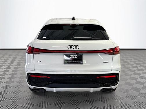 Glacier White Metallic 2026 Audi Q5 Sportback Prestige TFSI quattro S tronic