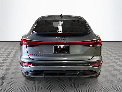 Daytona Gray Pearl Effect 2027 Audi SQ6 e-tron Sportback Premium Plus