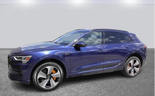 2022 Audi e-tron Premium Plus