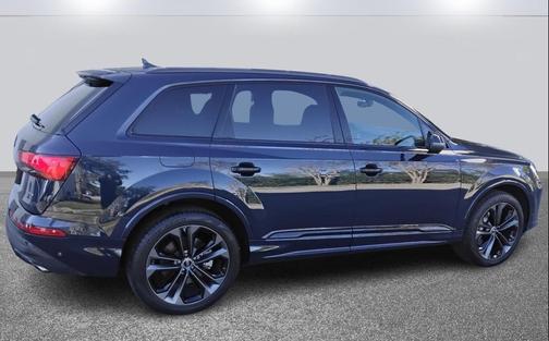 2025 Audi Q7 55 Premium Plus