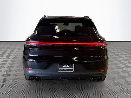 Chromite Black Metallic 2024 Porsche Cayenne Cayenne