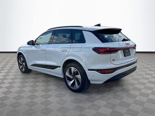 2025 Audi Q6 e-tron Premium Plus quattro