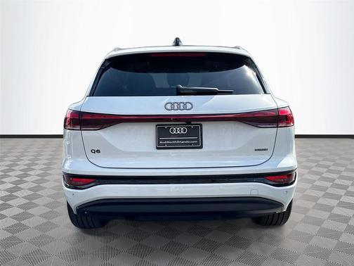 2025 Audi Q6 e-tron Premium Plus quattro
