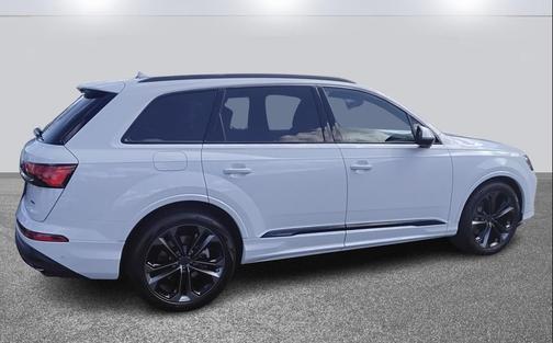 2026 Audi Q7 55 Premium Plus