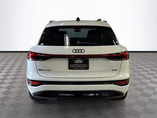 Glacier White Metallic 2027 Audi Q6 e-tron Premium Plus