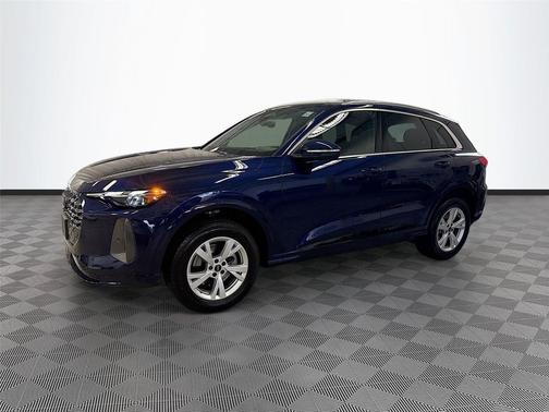 Navarra Blue Metallic 2025 Audi Q5 Premium TFSI quattro S tronic