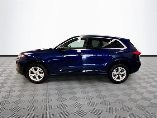 Navarra Blue Metallic 2025 Audi Q5 Premium TFSI quattro S tronic