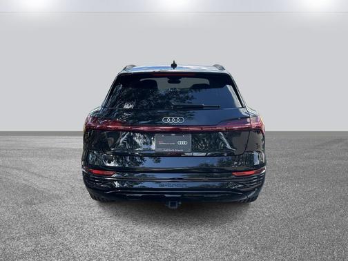 2024 Audi Q8 e-tron Premium Plus