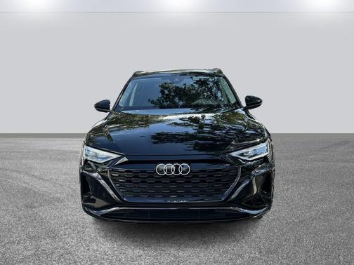 2024 Audi Q8 e-tron Premium Plus