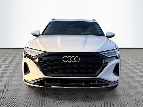 2024 Audi Q8 e-tron Premium