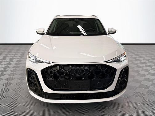 Glacier White Metallic 2026 Audi Q5 Premium Plus TFSI quattro S tronic