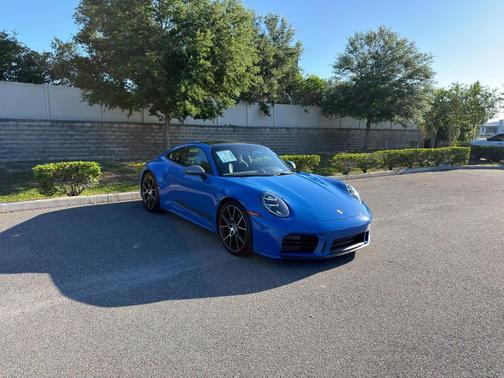 Gentian Blue Metallic 2026 Porsche 911 Carrera