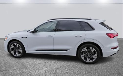 2023 Audi e-tron Premium quattro