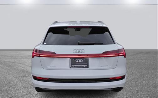 2023 Audi e-tron Premium quattro