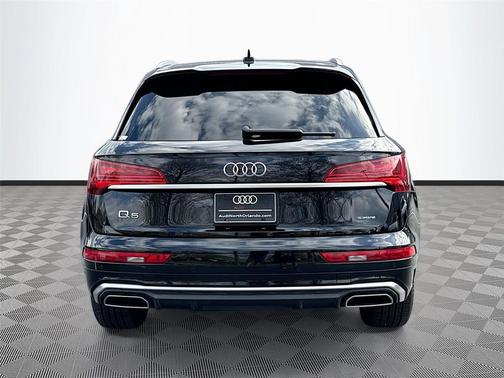 2022 Audi Q5 45 S line Premium Plus