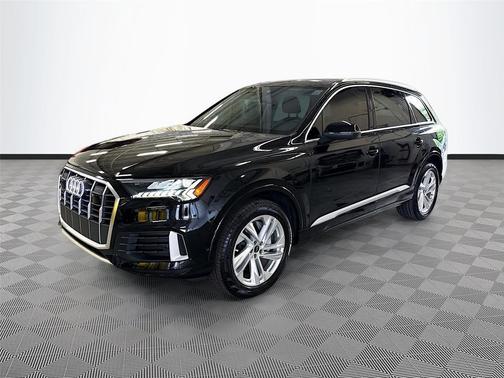 Mythos Black Metallic 2023 Audi Q7 45 Premium Plus