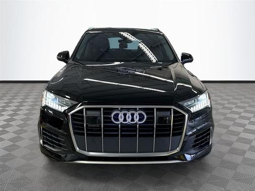 Mythos Black Metallic 2023 Audi Q7 45 Premium Plus