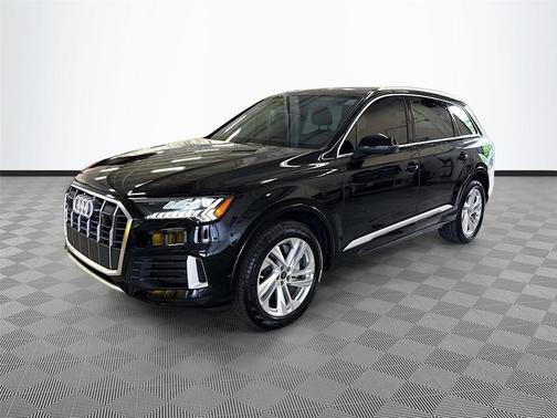 Mythos Black Metallic 2023 Audi Q7 45 Premium Plus
