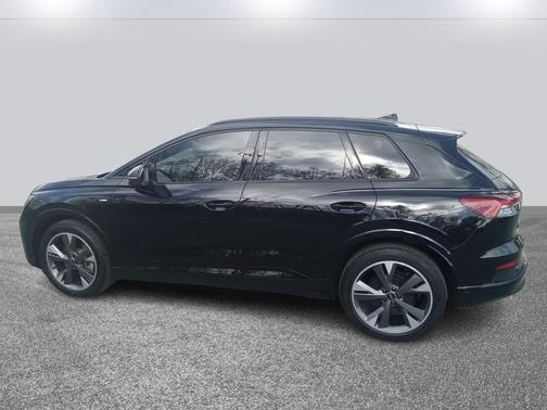 2024 Audi Q4 e-tron Premium Plus 55 quattro