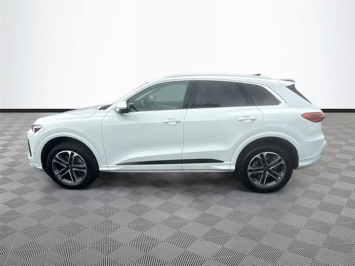 Arkona White 2026 Audi Q5 Premium TFSI quattro S tronic
