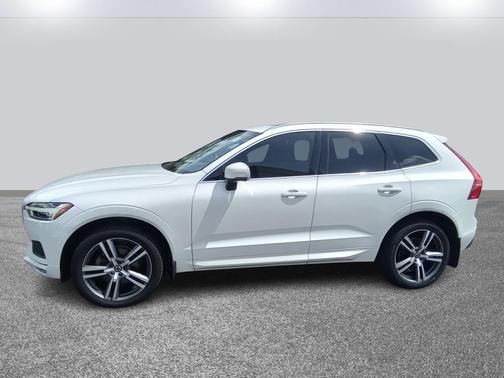 2021 Volvo XC60 T5 Momentum