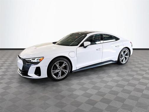 Suzuka Gray Metallic 2023 Audi e-tron GT Prestige quattro