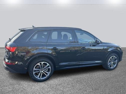 2026 Audi Q7 45 Premium