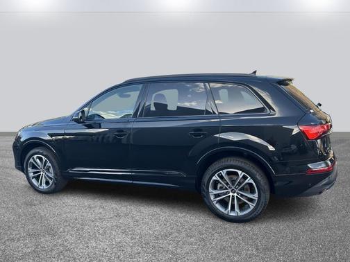 2026 Audi Q7 45 Premium