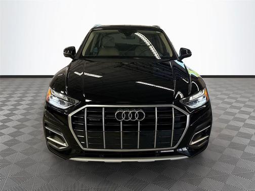 Brilliant Black 2023 Audi Q5 40 Premium