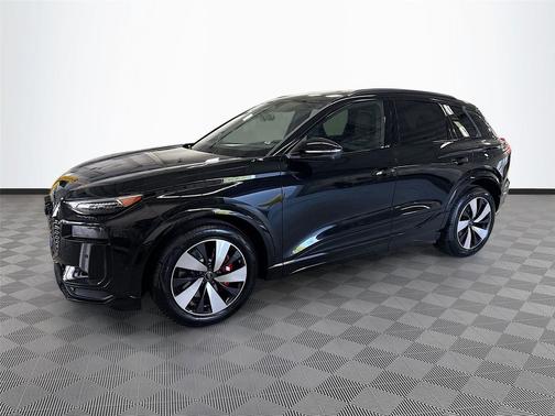 Mythos Black Metallic 2027 Audi SQ6 e-tron Prestige