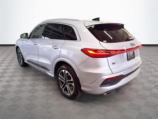 Florett Silver Metallic 2026 Audi Q5 Prestige TFSI quattro S tronic