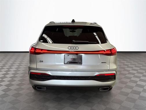 Florett Silver Metallic 2026 Audi Q5 Prestige TFSI quattro S tronic