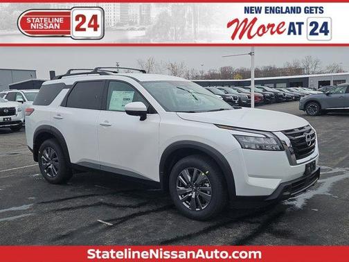 2025 Nissan Pathfinder SV