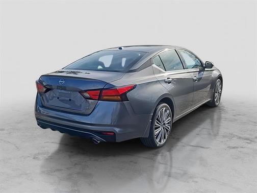 2025 Nissan Altima SL