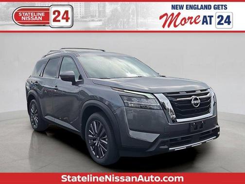 2025 Nissan Pathfinder SL