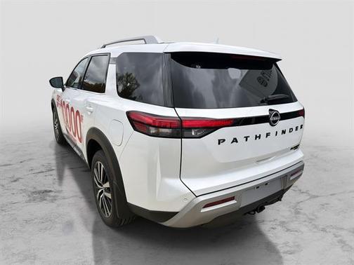 2025 Nissan Pathfinder Platinum