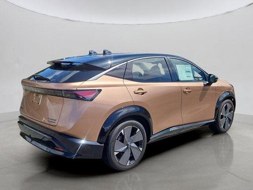 2025 Nissan ARIYA PLATINUM+