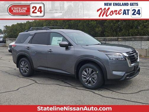 2025 Nissan Pathfinder SV