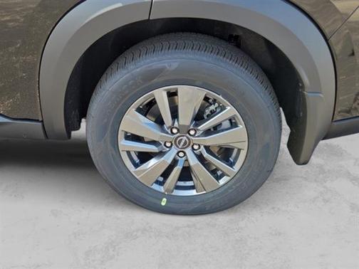 2025 Nissan Pathfinder S