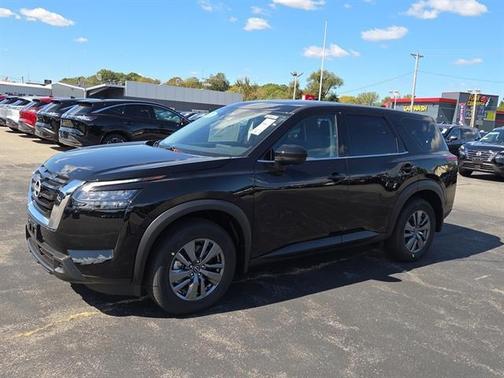 2025 Nissan Pathfinder S