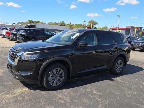 2025 Nissan Pathfinder S