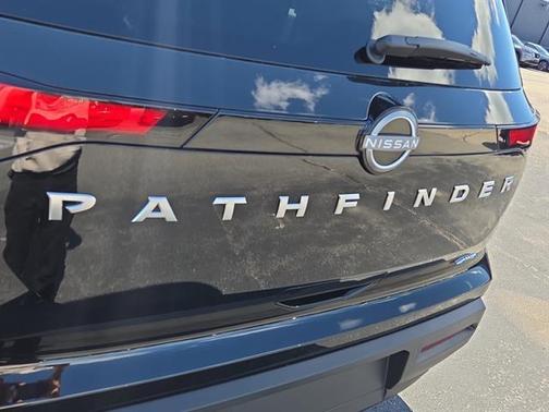 2025 Nissan Pathfinder S