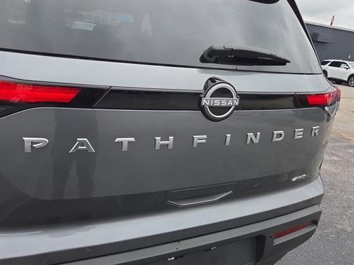2024 Nissan Pathfinder S