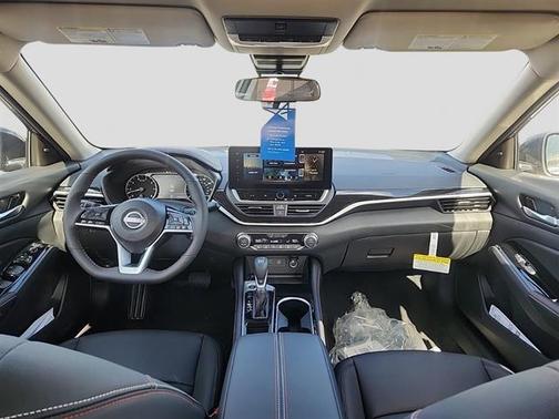 2025 Nissan Altima SR