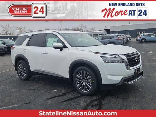 2025 Nissan Pathfinder SL