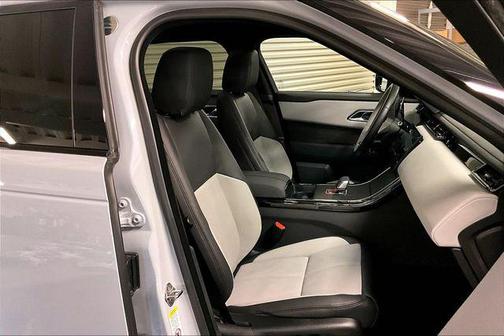 Arroios Grey Metallic 2026 Land Rover Range Rover Velar P250 SE R-Dynamic