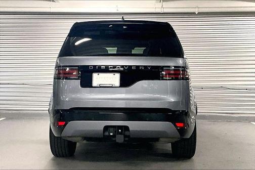 Eiger Grey Metallic 2025 Land Rover Discovery Dynamic SE