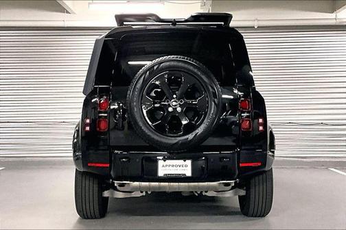 2025 Land Rover Defender X-Dynamic SE